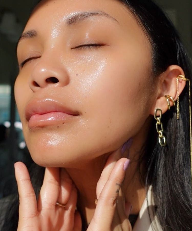 How Facial Oils Help Skin